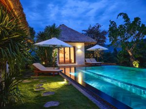 hồ bơi kính acrylic cao cấp