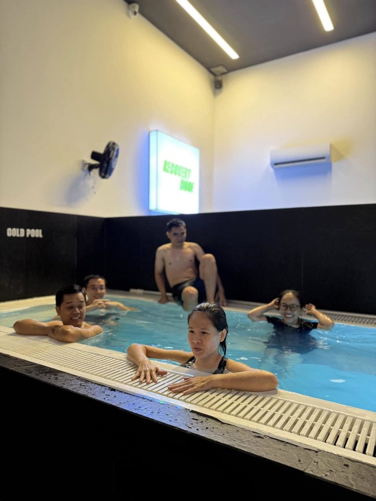 hồ bơi thuỷ trị liệu tương phản